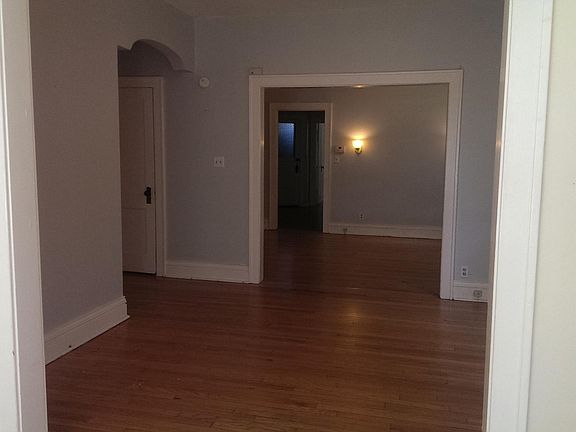 2nd image of 4133 Cleveland Ave APT 2W