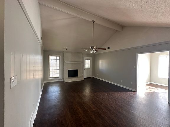3rd image of 3842 Lucerne Dr