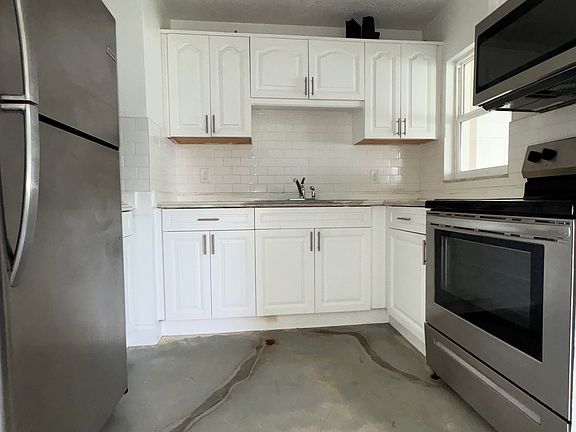 4th image of 6501 Sawyer Ct