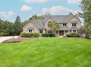 N17W30694 Woodland Hill Dr, Delafield, WI 53018