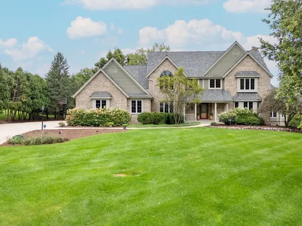 N17W30694 Woodland Hill DRIVE, Delafield, WI 53018