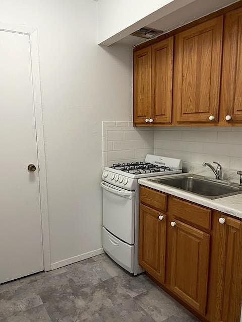 2nd image of 2 Van Wart Ave APT 8