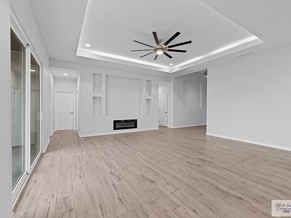 4th image of 7017 Heliconia Dr