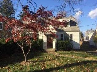 119 17th Ave, Elmwood Park, NJ 07407