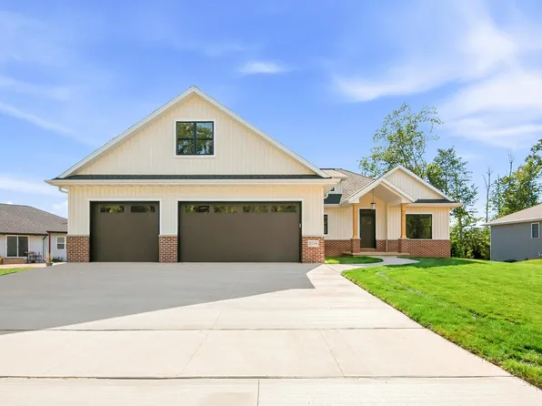 3224 Eclipse Dr, Green Bay, WI 54311