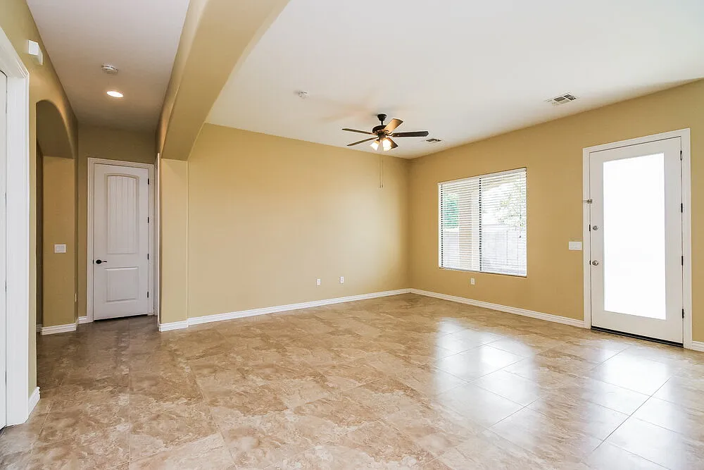 3 bed, 2.5 bath, 2151 sqft, $2,450 — Photo 3
