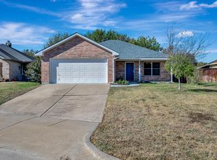 404 Parkmere Dr, Fort Worth, TX 76108