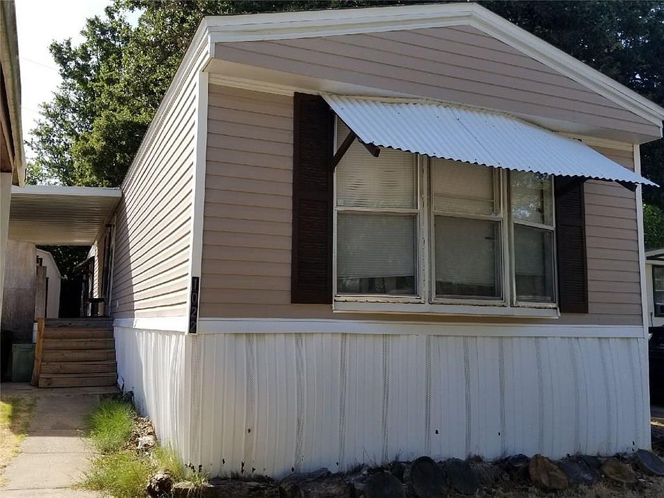 1st image of 1022 Royal Cir