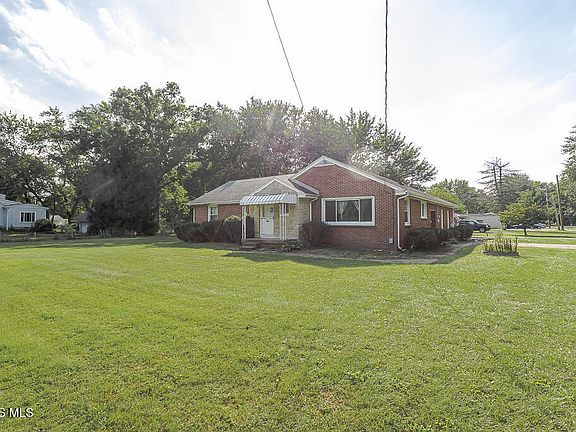 3rd image of 931 Harrow Rd
