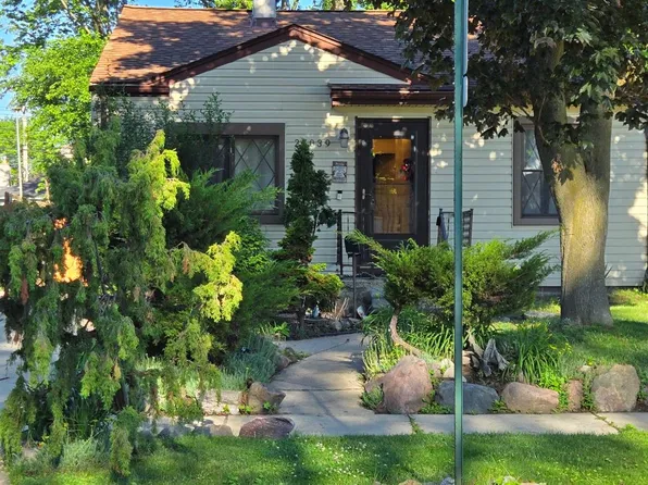 27039 Alden St, Madison Heights, MI 48071