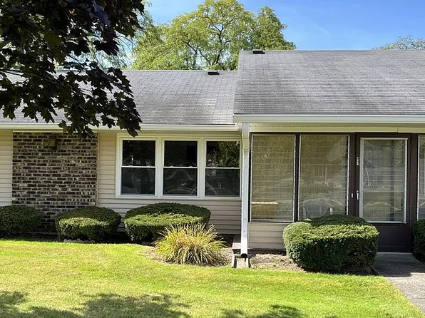 7406 Chevy Chase Ct, Fox Lake, IL 60020