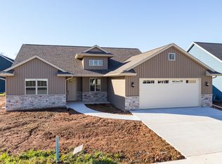 N9055 Southtowne Dr, Menasha, WI 54952