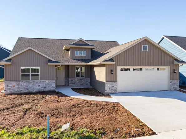 N9055 Southtowne Dr, Menasha, WI 54952