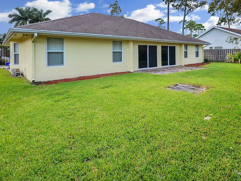 13515 Northumberland Cir — Photo 15