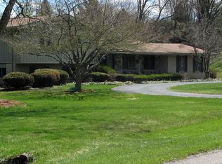 3821 Stonecrest Rd, West Bloomfield, MI 48322