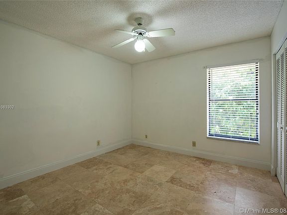 2nd image of 770 Bowman Ct Unit 770