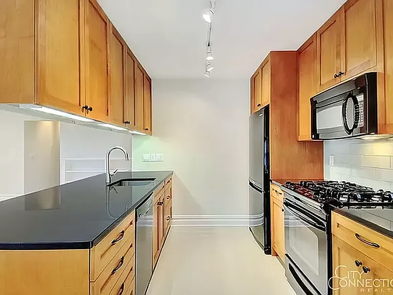 4 E 12th St #4 — Photo 4