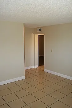 33rd St 630 — Photo 3