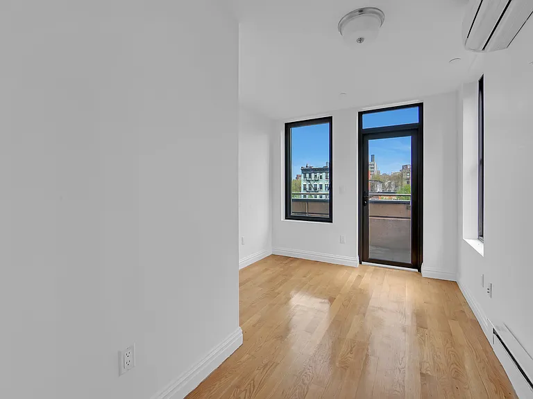 419 E 117th St #PENTHOUSE — Photo 10