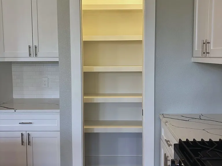 729 Ebenezer Ln — Photo 6