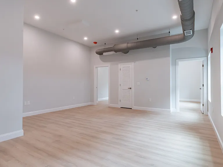 146 Main St #109 — Photo 20