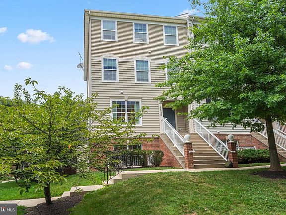 2nd image of 11325 King George Dr #1