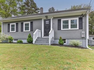 61 Marion Rd, Mattapoisett, MA 02739