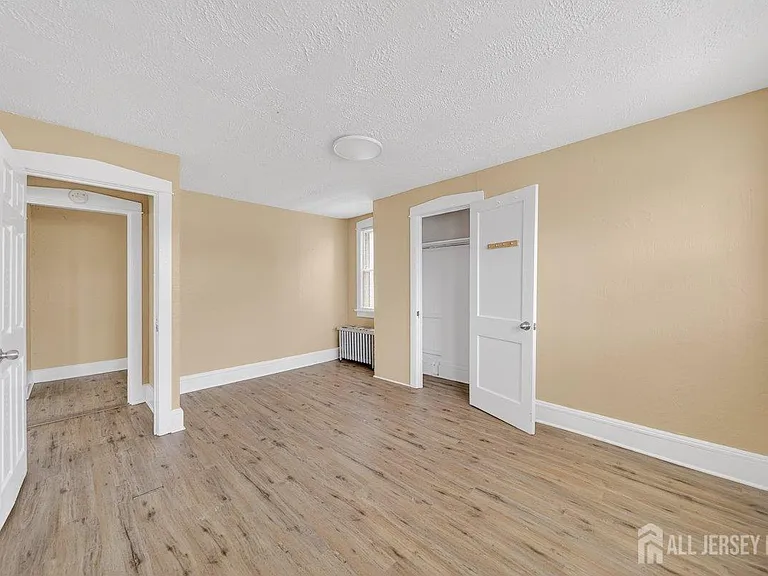 1167 Green St #B — Photo 6