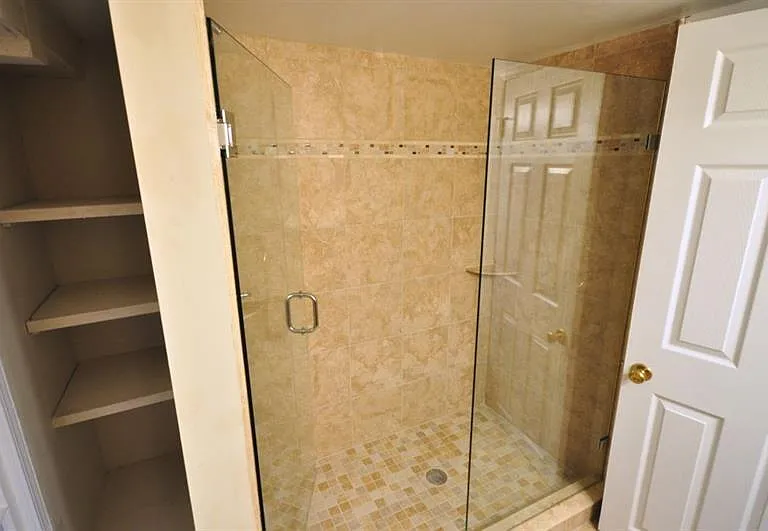 4060 Summit Dr — Photo 20