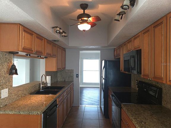 4th image of 2075 N Keene Rd