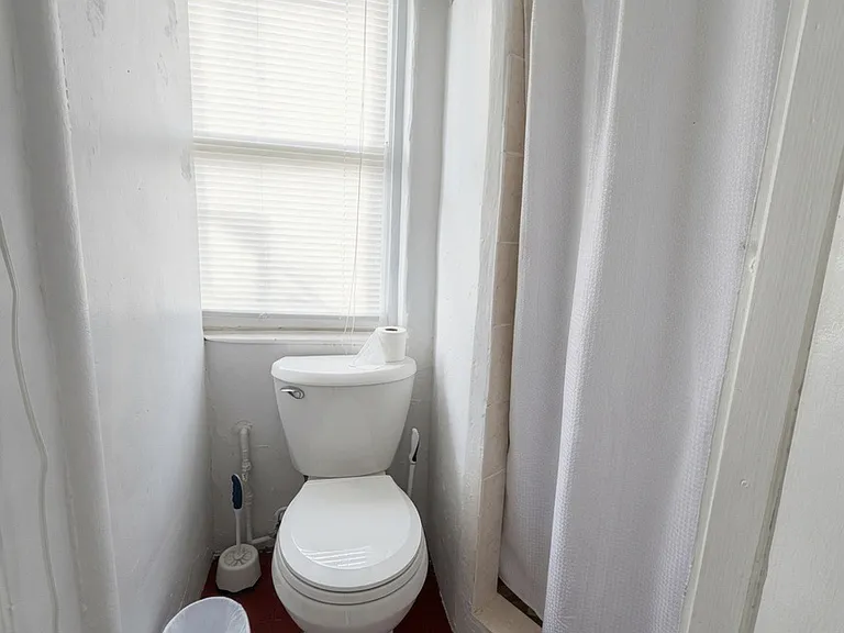 1061 Nokomis St — Photo 14