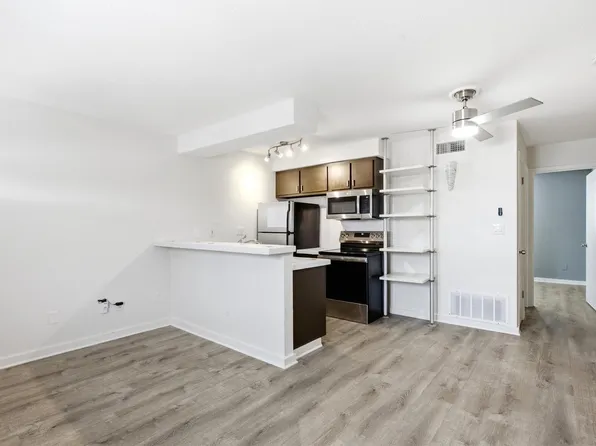2302 E Side Dr APT 18, Austin, TX 78704
