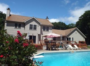 95 N Four Bridges Rd, Long Valley, NJ 07853