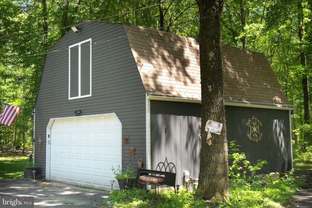 Apartment in Southampton Township, Oak Shade - View 5