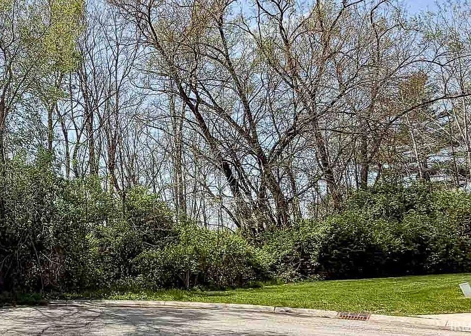 1st image of 53463 Woodbridge Ct #6