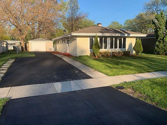 3rd image of 4205 W 107th St