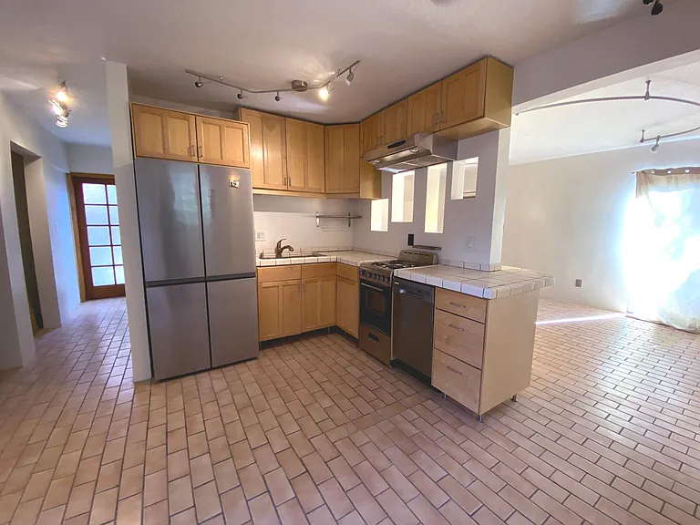 513 W 5th St #REAR — Photo 3