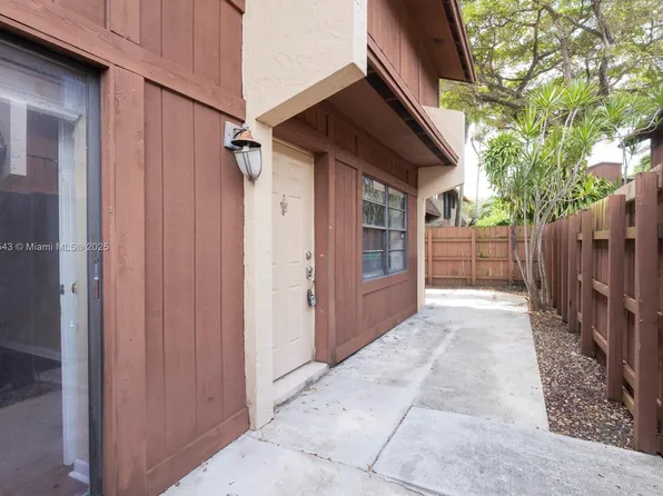 6924 SW 114th Pl #H56, Miami, FL 33173