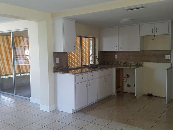 4th image of 4150 Woodsville Dr