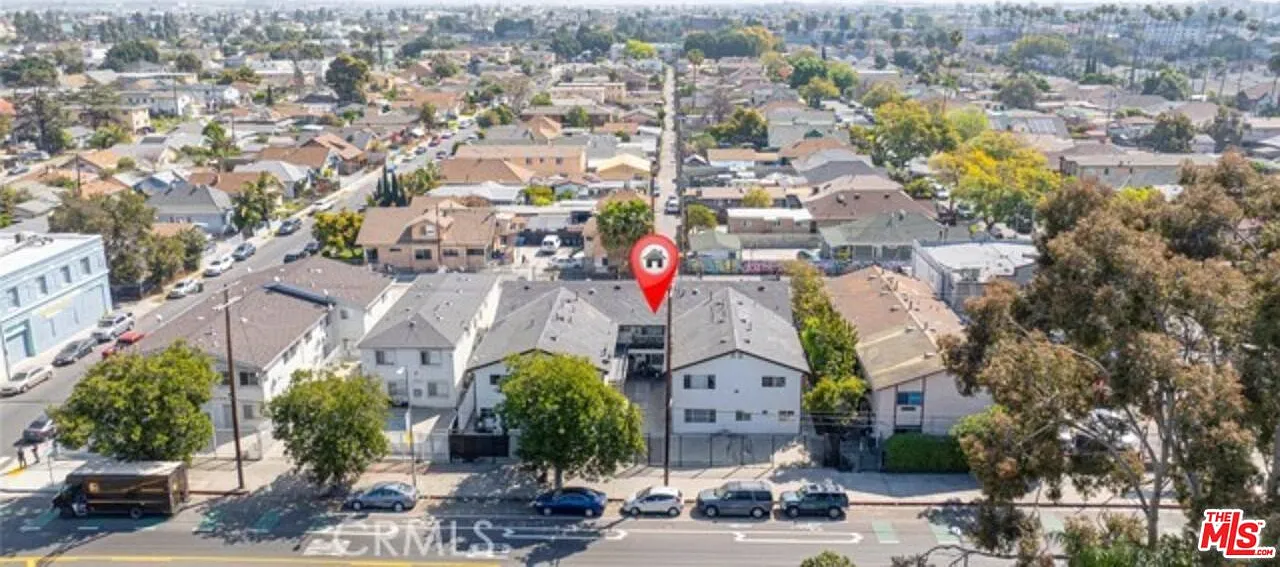 2 bed, 1.0 bath, 950 sqft, $2,500 — Photo 1
