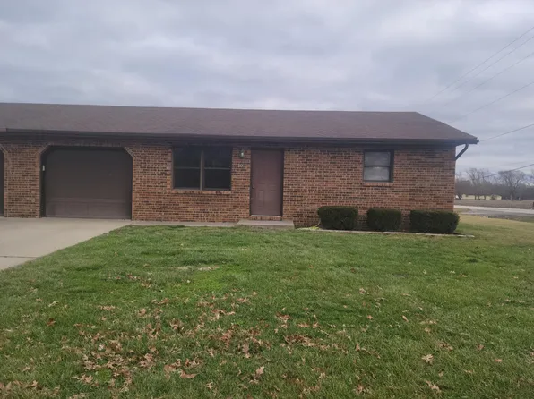 10 Fillmore St, Trenton, IL 62293