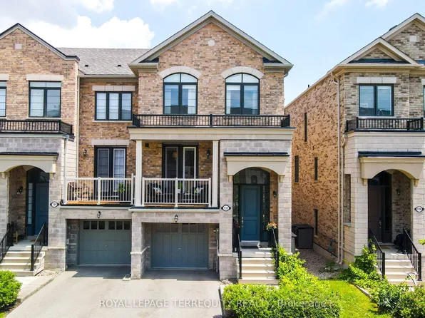 132 Thomas Fisher Dr #27, Toronto, ON M8Z 0E4