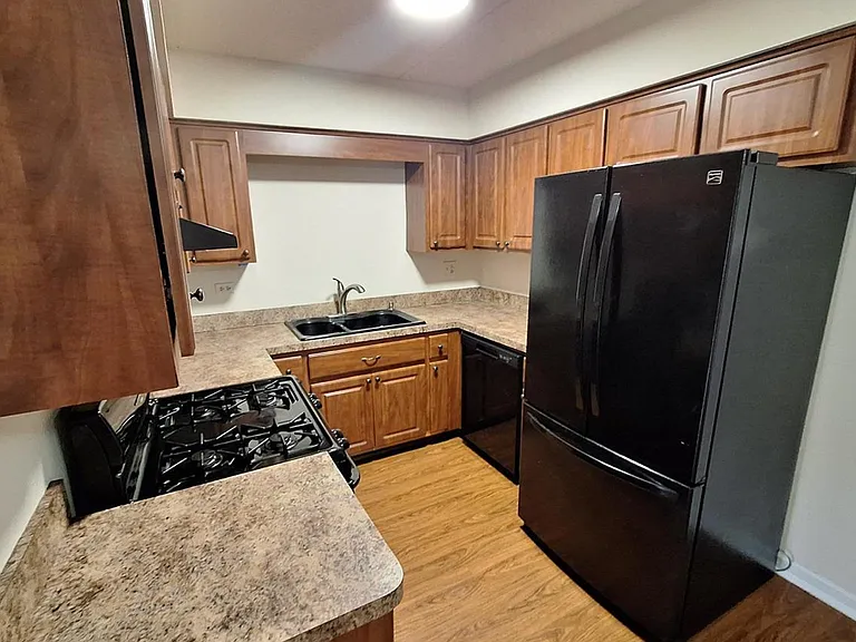 10501 S Highland Rd #104C — Photo 11