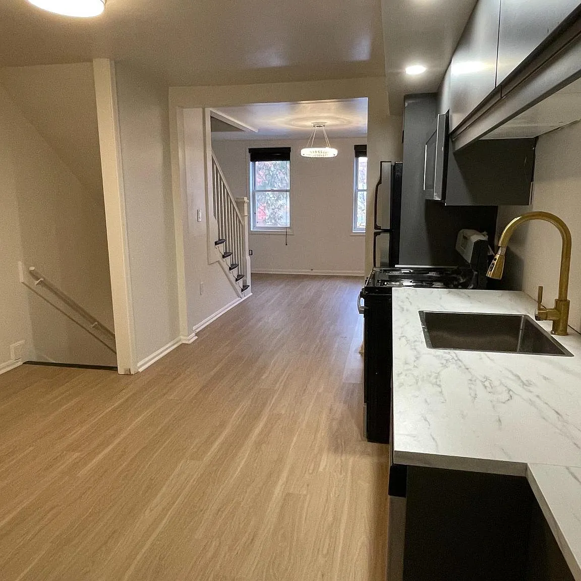 3 bed, 1656 sqft, $6,000 — Photo 3