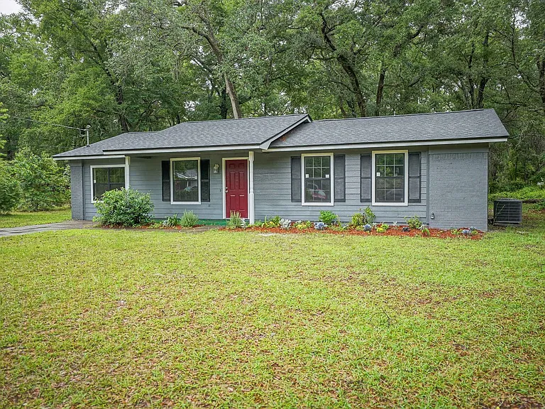 8407 Lenova Ln — Photo 1