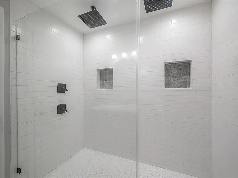 2916 W Collins St — Photo 33