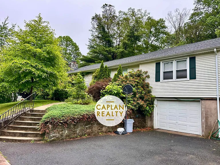 88 Curtis Dr — Photo 28
