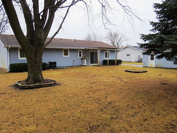 5th image of 910 Cottonwood St