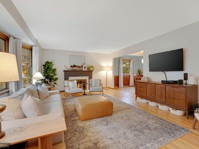 200 Heritage Cir N, Burnsville, MN, 55337