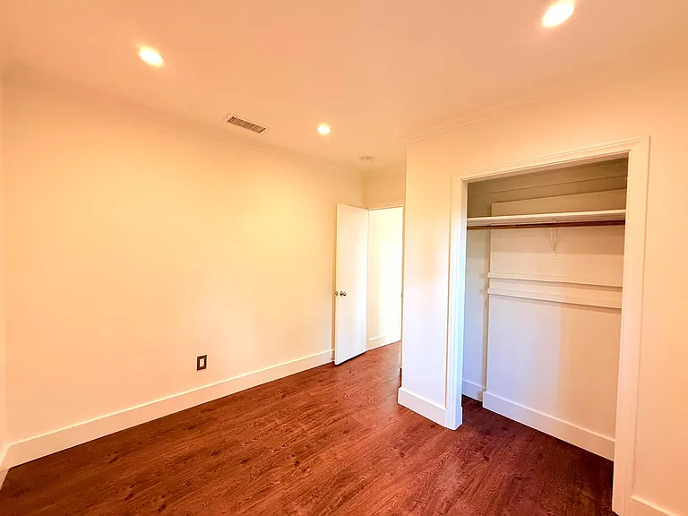 4447 Lockwood Ave — Photo 26